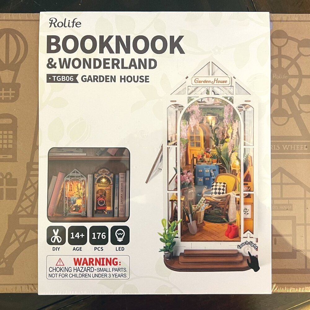 Rolife Holiday Garden House DIY Book Nook TGB06 LED 176pc NWT Sealed